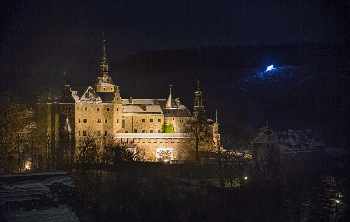 Burg Lauenstein mit der 800